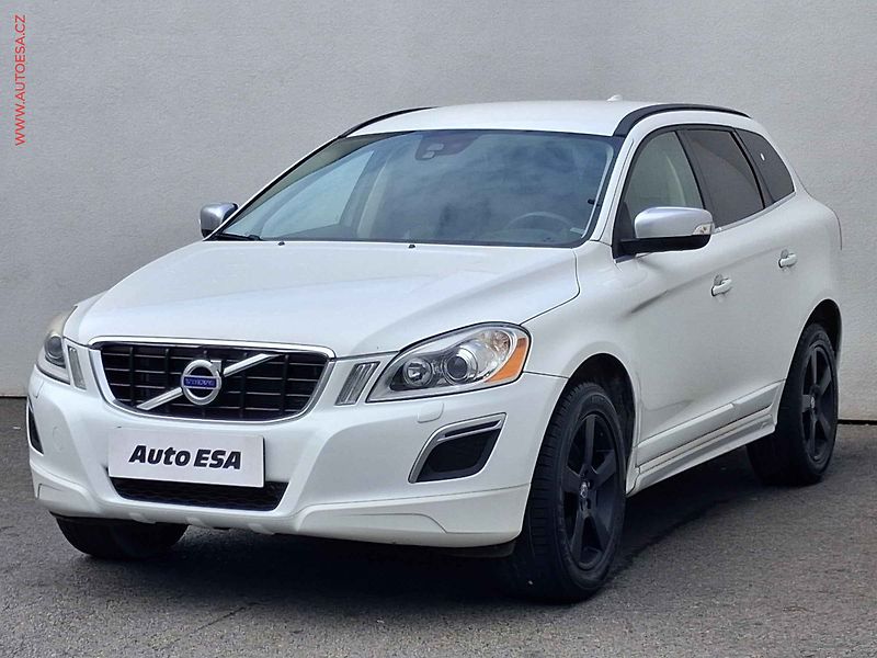 Volvo XC60 (2011) 2.4 D5 AWD, R-design - fotka 3 z 19