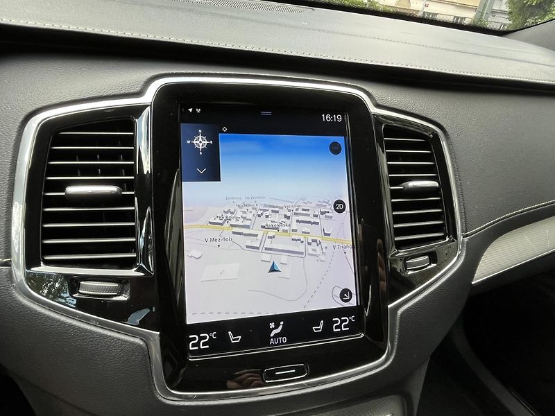 Volvo XC90 (2019) D5 AWD R-DESIGN, 7 MÍST - fotka 33 z 44
