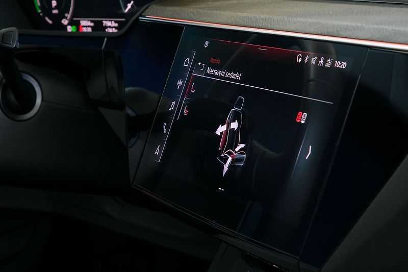 Audi e-tron 55 300kW Matrix Softclose HUD - fotka 33 z 44