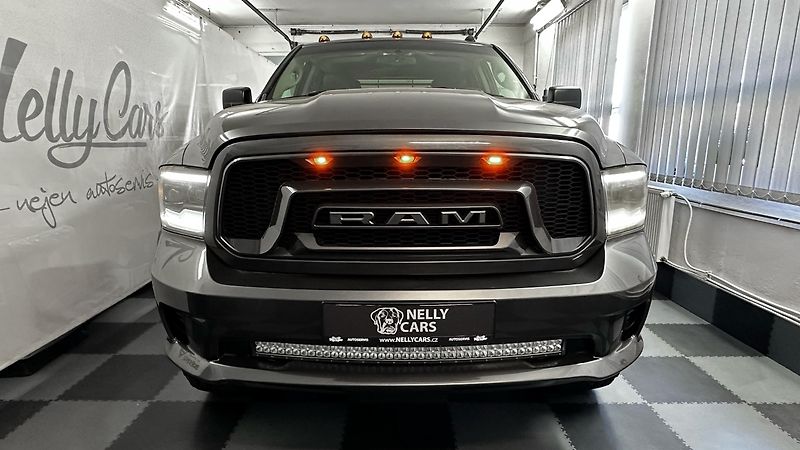 Dodge RAM 5,7L V 8 HEMI / OFFROAD PAKET - fotka 2 z 41