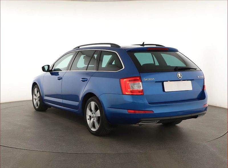 Škoda Octavia (2016) 1.4 TSI, Navi, Bi-Xenony - fotka 4 z 19