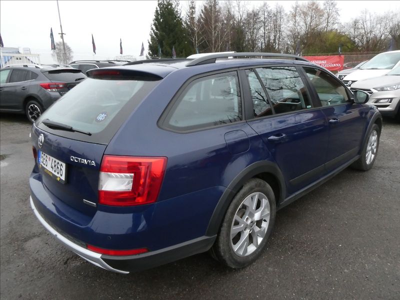 Škoda Octavia 2,0 TDi SCOUT,4x4,2x kola,DPH - fotka 9 z 37