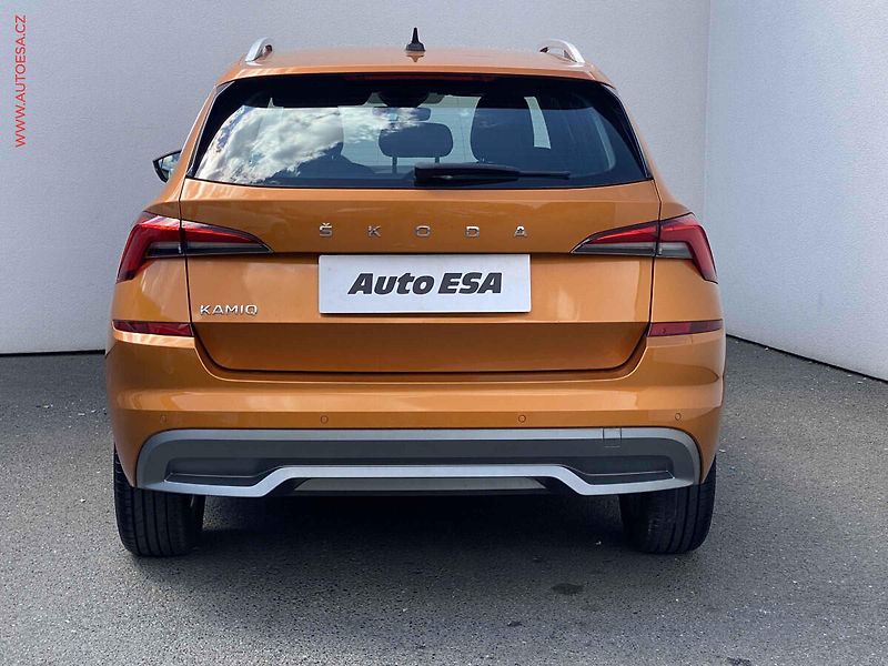 Škoda Kamiq (2022) 1.0 TSi, ČR, Style, DSG - fotka 5 z 17