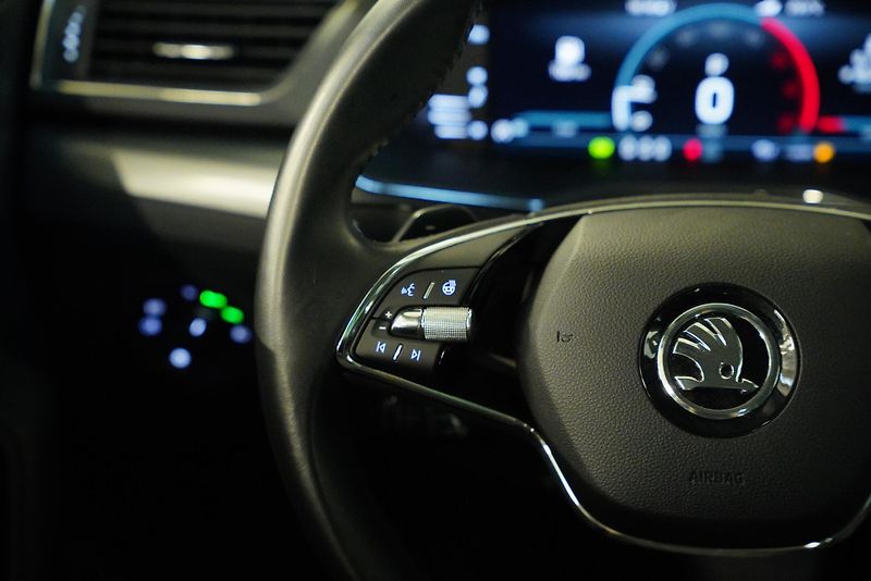 Škoda Superb - fotka 16 z 28