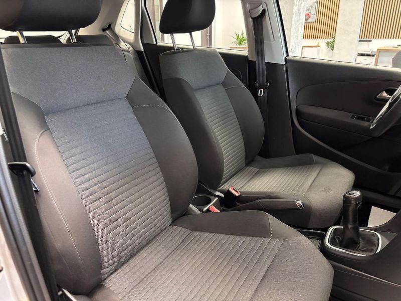 Volkswagen Polo 1.2i - fotka 25 z 28