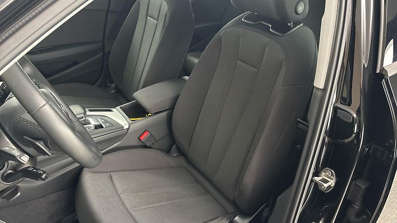 Audi A4 2.0 35TFSI S Tronic Avant - fotka 15 z 26