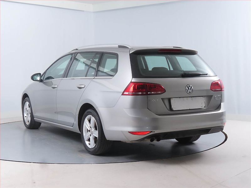 Volkswagen Golf (2017) Highline 2.0 TDI, Serv.kniha - fotka 4 z 17