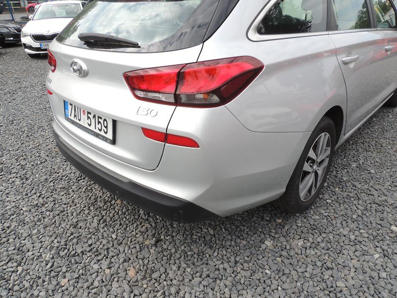 Hyundai i30 (2019) Combi 1.6CRDi,100kw,automat,ČR - fotka 12 z 49