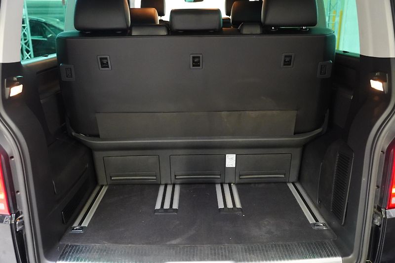 Volkswagen Multivan - fotka 25 z 26