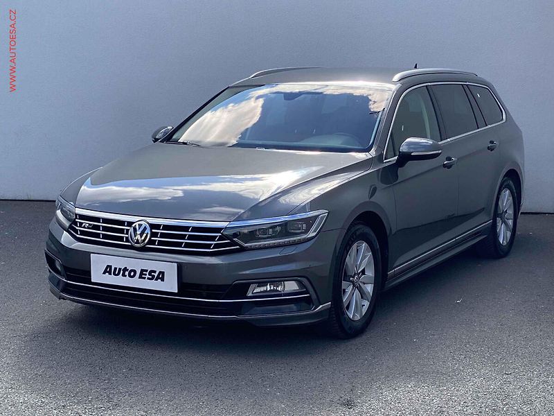 Volkswagen Passat (2017) 2.0 TDi, Highline, LED, TZ - fotka 3 z 19