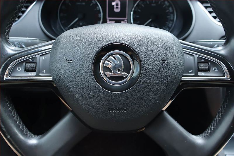 Škoda Octavia (2014) 1.6 TDI, Serv.kniha, Tempomat - fotka 19 z 20
