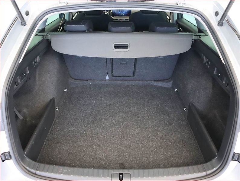 Škoda Octavia (2023) Ambition Plus 2.0 TDI, Automat - fotka 14 z 24