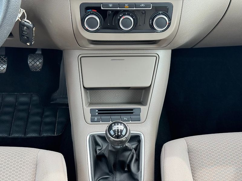 Volkswagen Golf Plus (2010) Rabbit 1.2 TSI 63kW - fotka 20 z 35