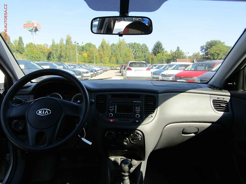 Kia Rio (2012) 1.4i, ČR, AC - fotka 8 z 17