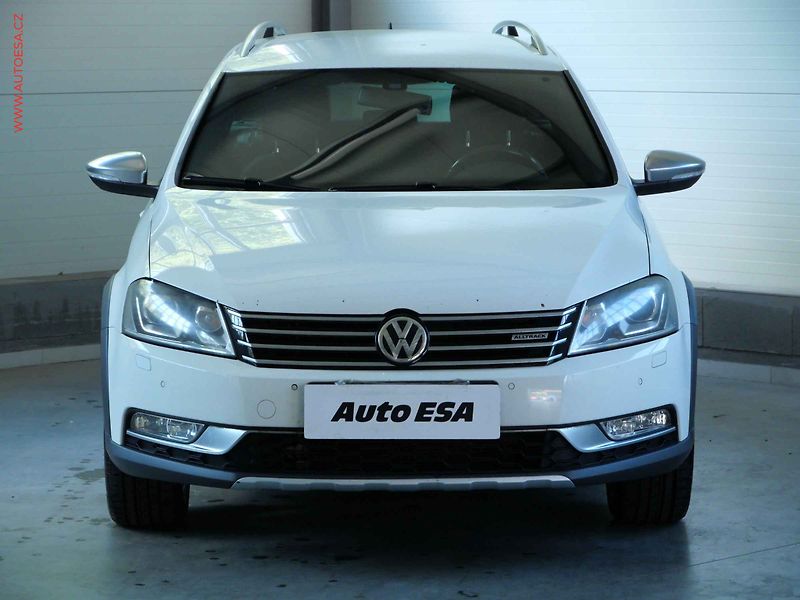 Volkswagen Passat (2013) 2.0 TDi 4x4, ČR, AT, xenon - fotka 2 z 21