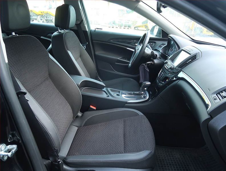 Opel Insignia (2017) 2.0 CDTI, 4X4, Automat - fotka 9 z 23