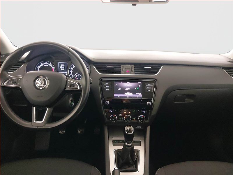 Škoda Octavia (2018) Extra 1.4 TSI, ČR,1.maj - fotka 8 z 20