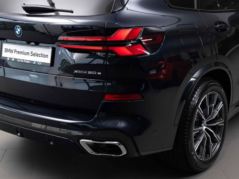 BMW X5 xDrive50e - fotka 9 z 24