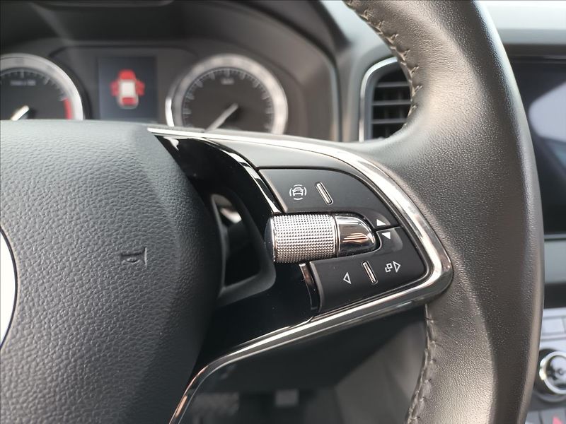Škoda Karoq 1,5 TSI,110KW,DSG,RADAR - fotka 31 z 41