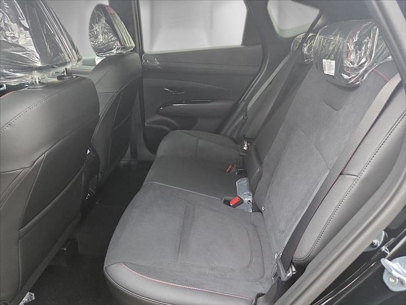 Hyundai Tucson 1,6  černá Nline PWR - fotka 11 z 12