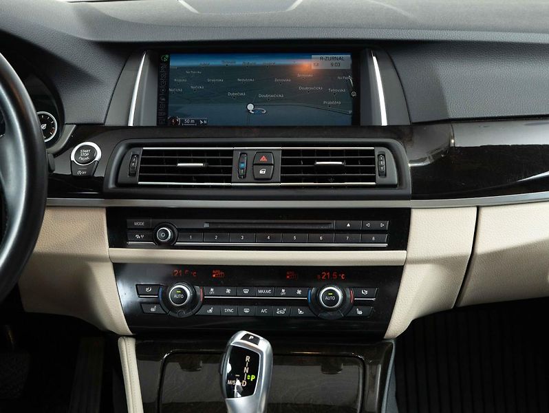 BMW Řada 5 530d xDrive Sedan - fotka 14 z 22