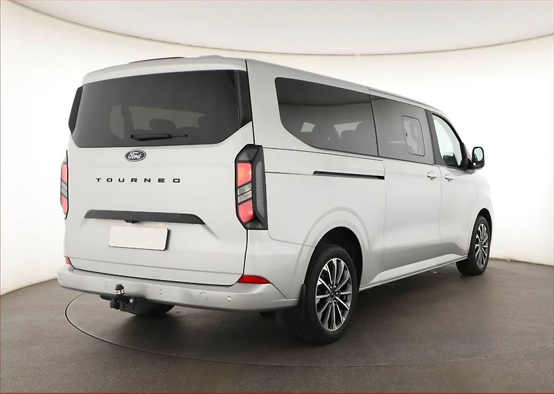 Ford Tourneo Custom (2025) 2.0 EcoBlue, TITANIUM - fotka 5 z 20
