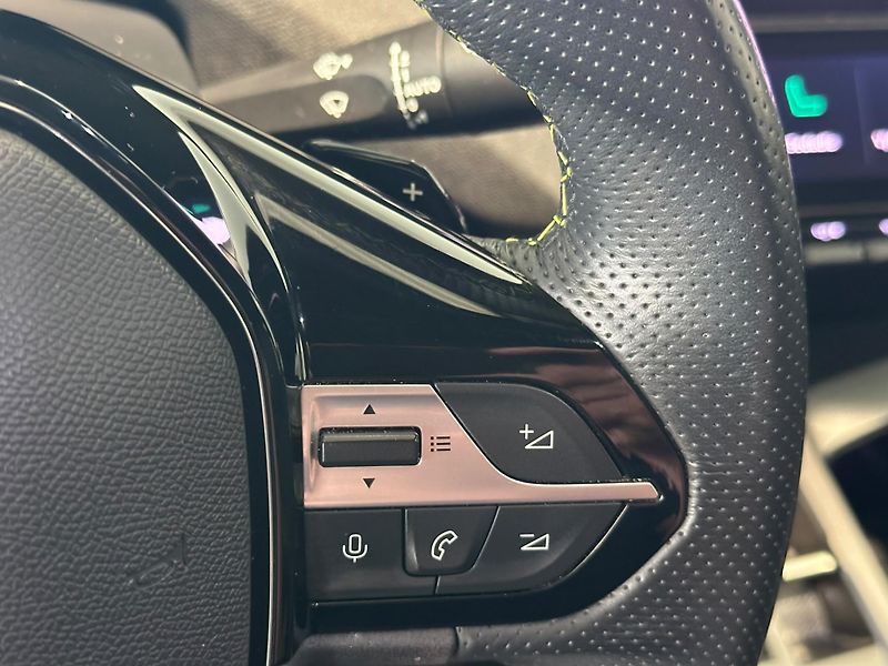 Peugeot 408 1,2 96kW GT, 1.majitel - fotka 18 z 24