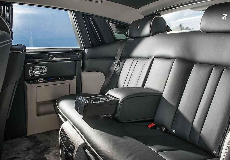 Rolls-Royce Phantom (2013).