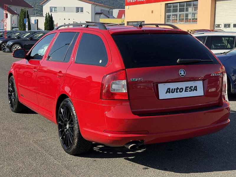 Škoda Octavia (2010) 2.0 TDi, DSG, STK5/28 - fotka 6 z 18