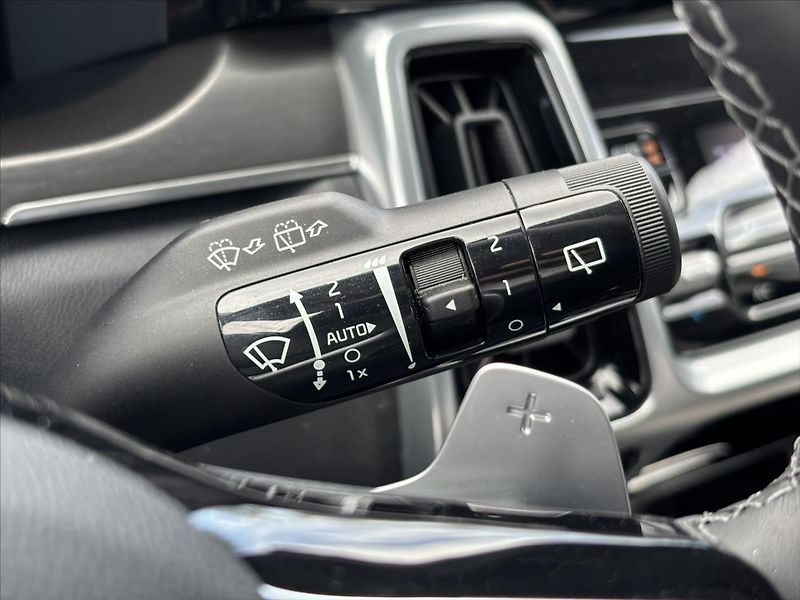 Kia Sorento 2,2 D 4x4 AT TOP ZÁRUKA 7MÍST - fotka 38 z 50