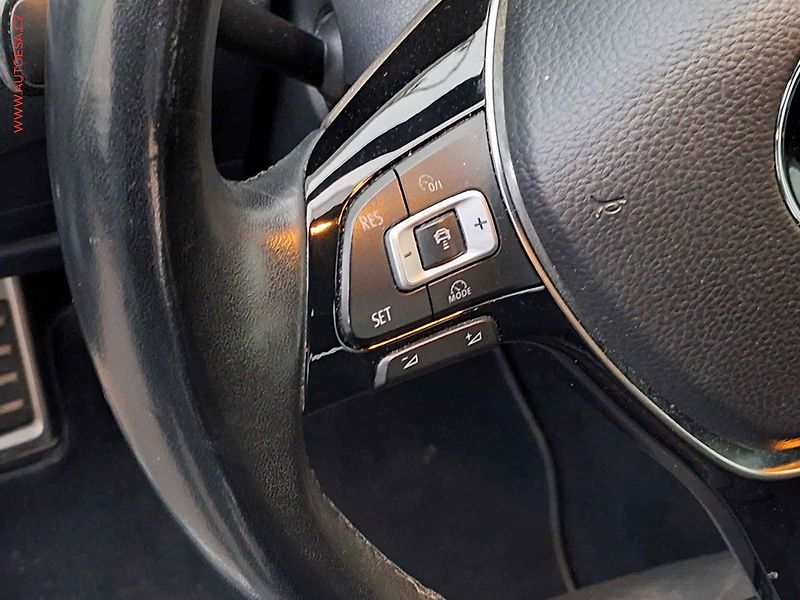 Volkswagen Golf (2018) 1.5 TSi, Join, LED, navi, - fotka 14 z 19