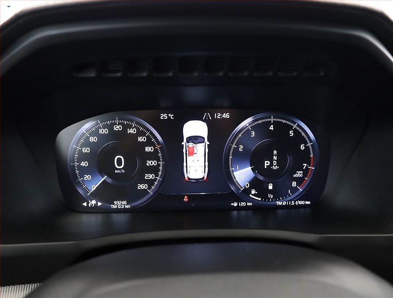 Volvo XC90 (2021) B6 AWD - fotka 9 z 22