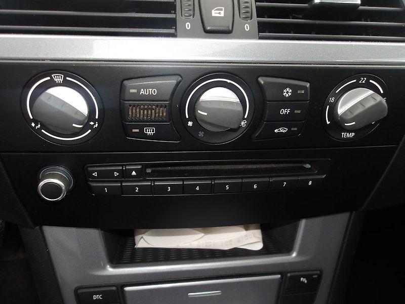 BMW Řada 5 530d PĚKNÝ !!! SERV.KNIHA ! - fotka 22 z 37