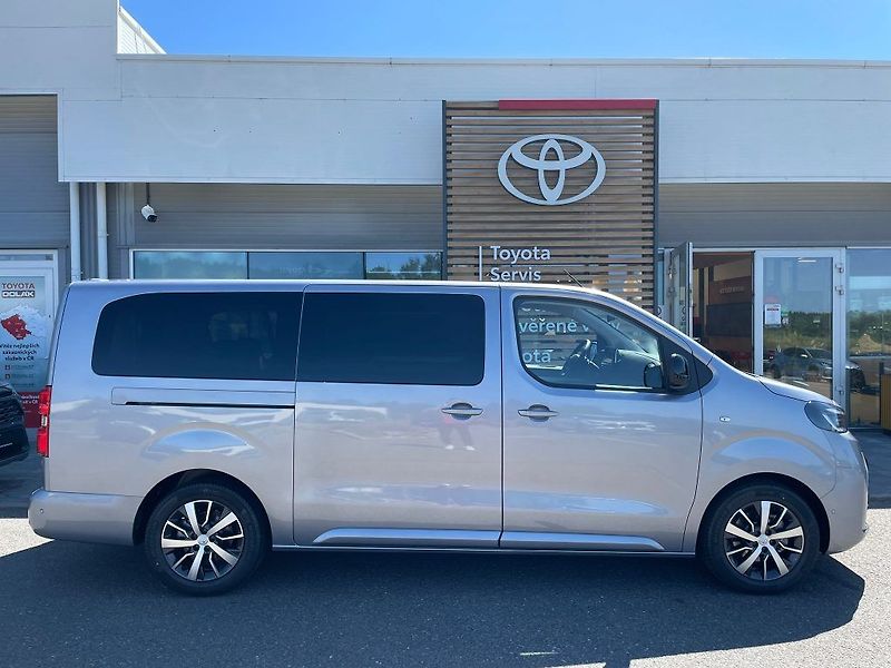 Toyota ProAce Verso 2.0L 8AT Family 8 - fotka 4 z 24