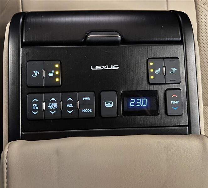 Lexus ES 300h 300H 2,5 HEV LUXURY / ZÁRUKA - fotka 19 z 23