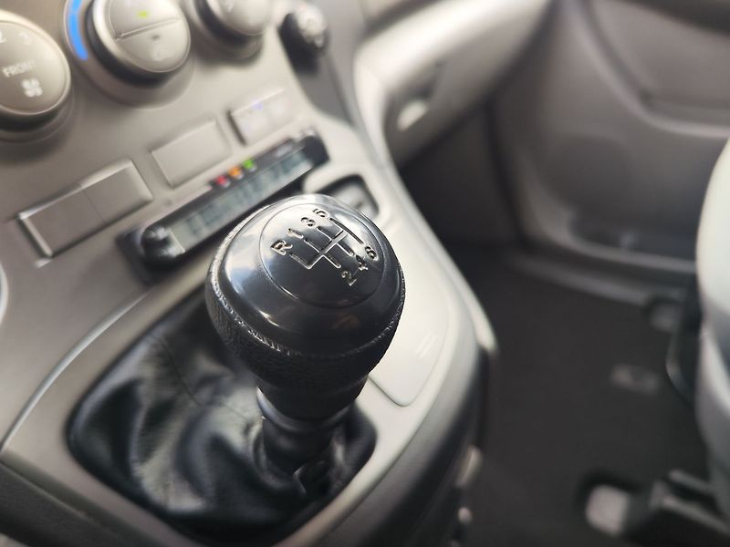 Hyundai H 1 2.5 CRDi/100kW Tour 8.Míst - fotka 19 z 26