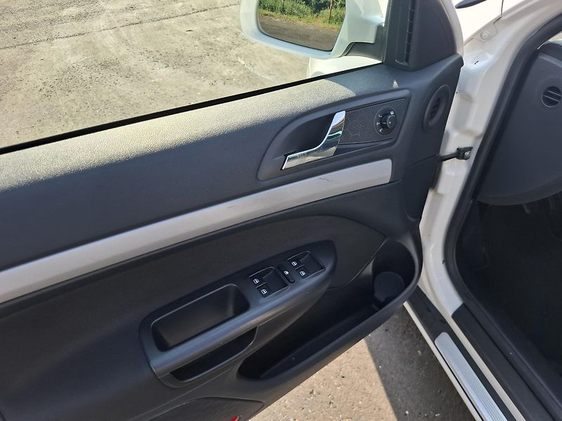 Škoda Octavia (2012) 1.2TSi 77kW,aut.klima,senzory - fotka 7 z 18
