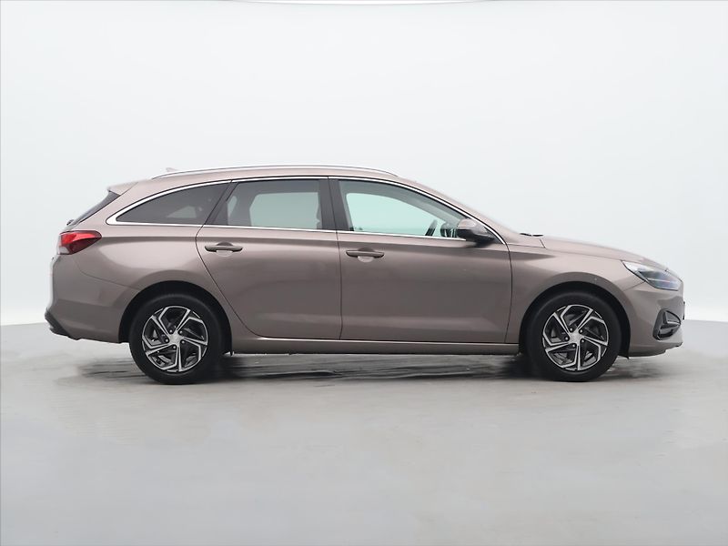 Hyundai i30 1,0 T-GDI 88kW Style DCT CZ DP - fotka 8 z 35