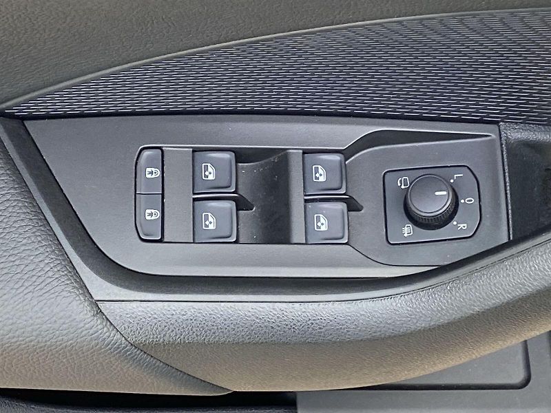 Škoda Octavia (2025) Combi 1.5 TSI DSG Sportline - fotka 28 z 39