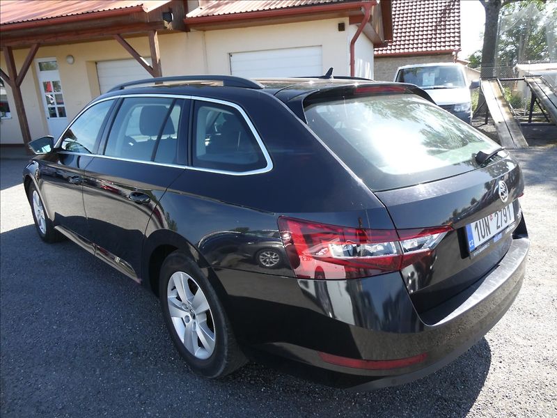 Škoda Superb 1,6 TDi DPH 2x kola,po servise - fotka 5 z 34