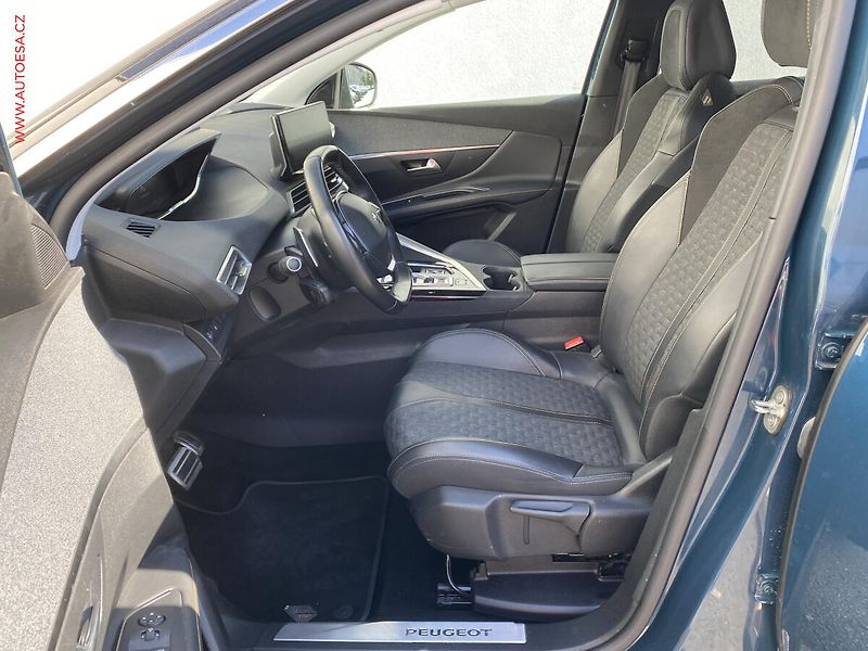 Peugeot 3008 (2021) 1.2PT, Road Trip, AT, LED - fotka 9 z 17