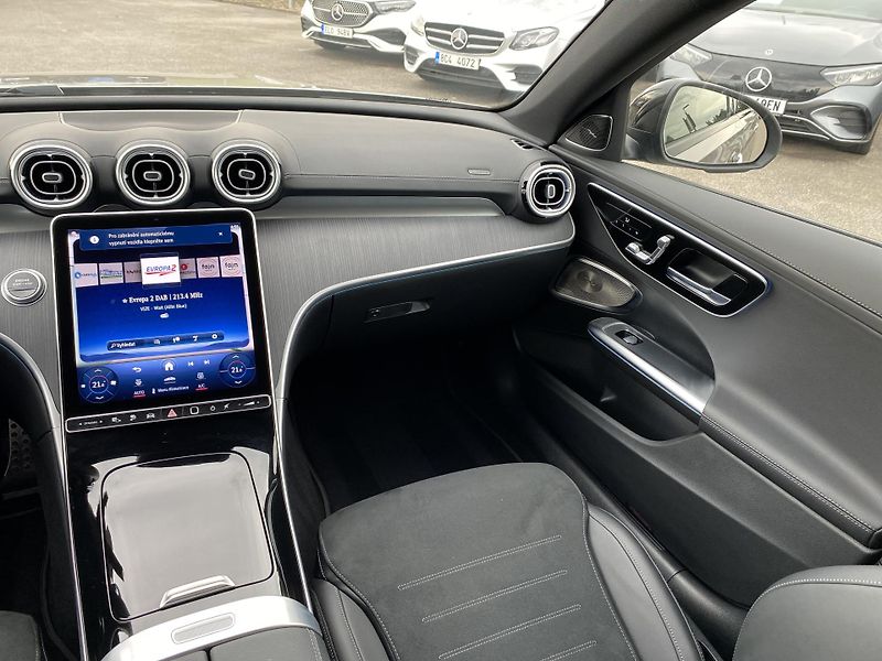 Mercedes-Benz Třídy C C 300 de 4MATIC - fotka 11 z 26