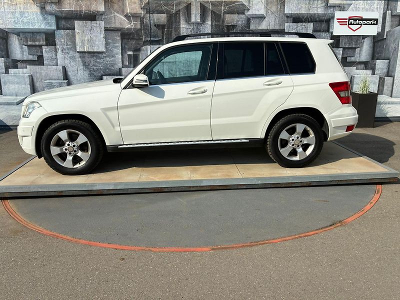 Mercedes-Benz GLK (2009) 220CDi, 125KW, 4x4 - fotka 4 z 23