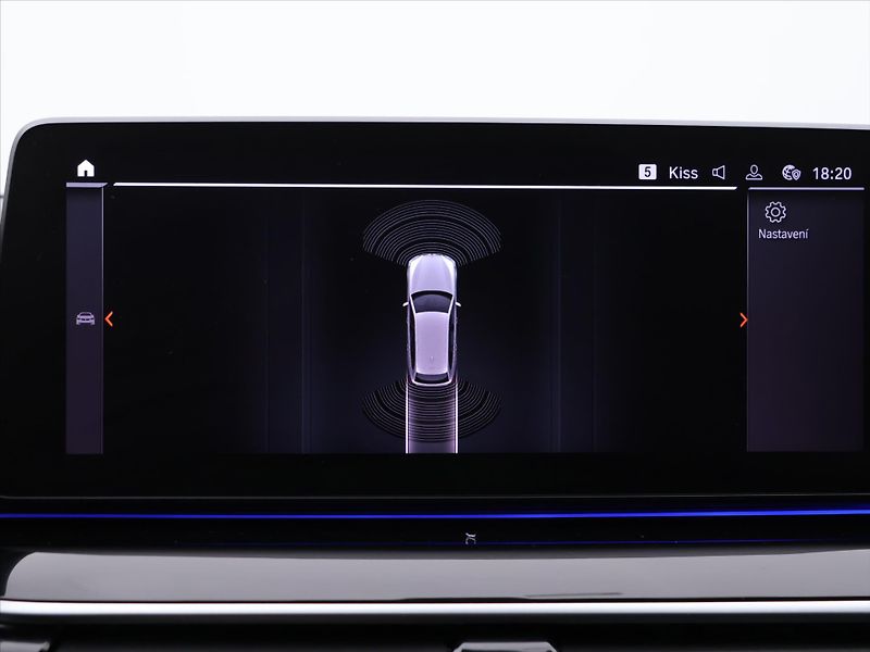 BMW Řada 5 3,0 530d 183kW xDrive Touring - fotka 25 z 35