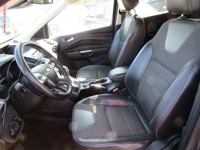 Ford Kuga (2014) 2.0 TDCi 4x4, Titanium, AT - fotka 9 z 19