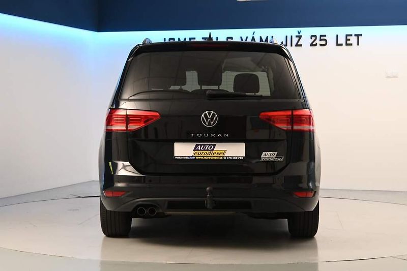 Volkswagen Touran (2023) 2.0 LED DSG ACC Tažné COMFORTL - fotka 6 z 32