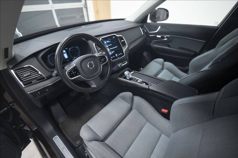 Volvo XC90 2,0 B5 AWD INSCRIPTION 7 MÍST - fotka 13 z 47