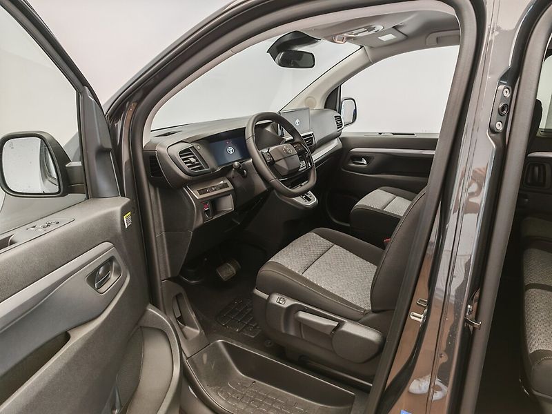 Toyota ProAce 2.0L Diesel 177k - 8AT Family - fotka 10 z 34