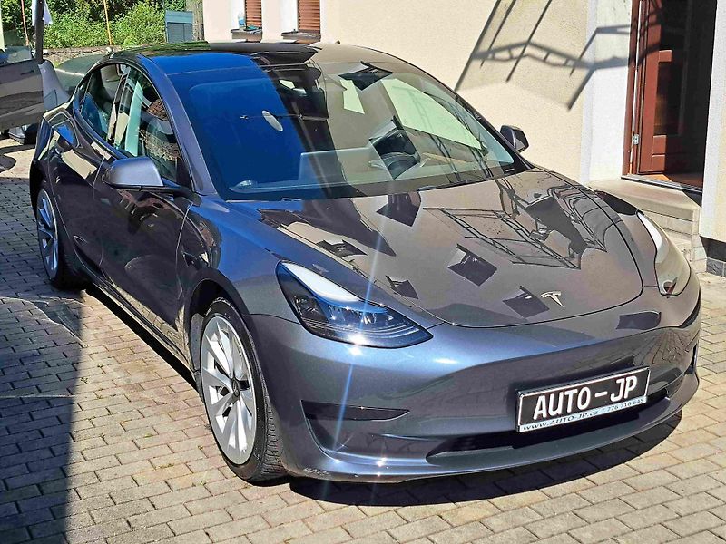 Tesla Model 3 RWD LED ACC 19ALU NAVI SOH 91% - fotka 2 z 17