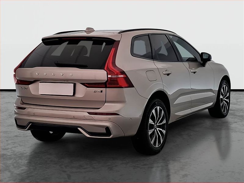 Volvo XC60 (2023) B4 AWD - fotka 5 z 32